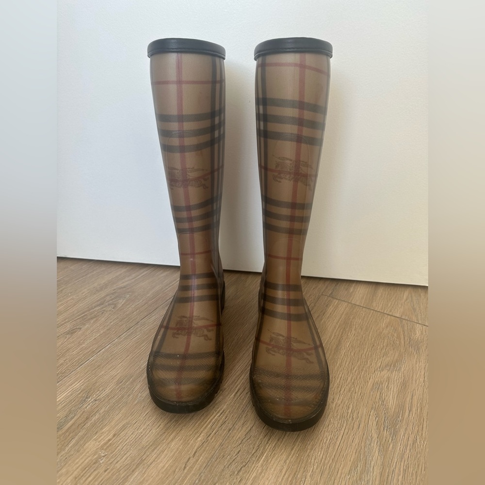 Burberry Women’s Rain Boots size 37